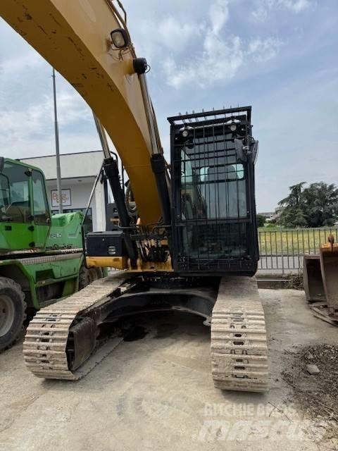 CAT 323 E Roomikekskavaatorid