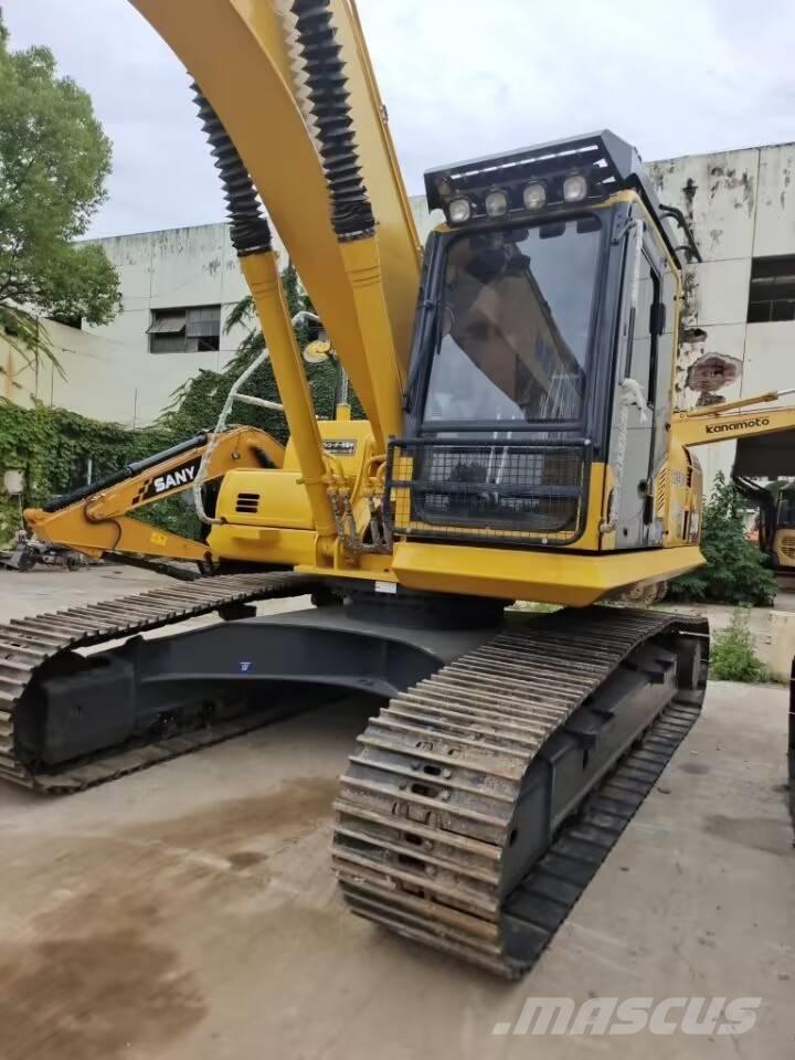 Komatsu PC 200 Roomikekskavaatorid