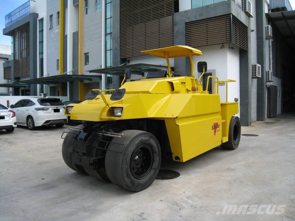 Sakai TZ 701 Pneumorehvidega rullid