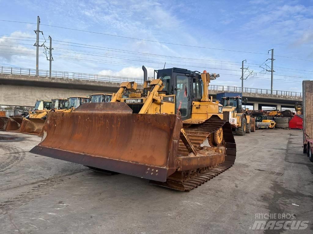 CAT D6T Buldooserid