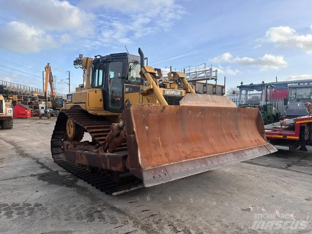 CAT D6T Buldooserid