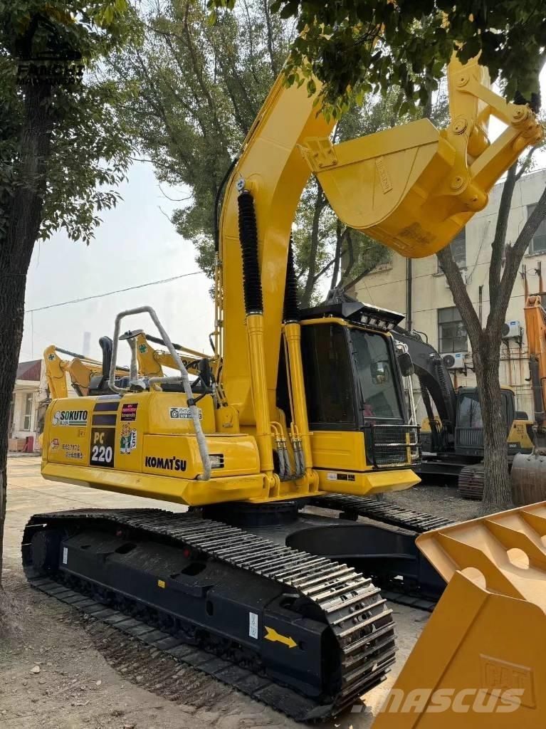Komatsu PC 220 LC Roomikekskavaatorid