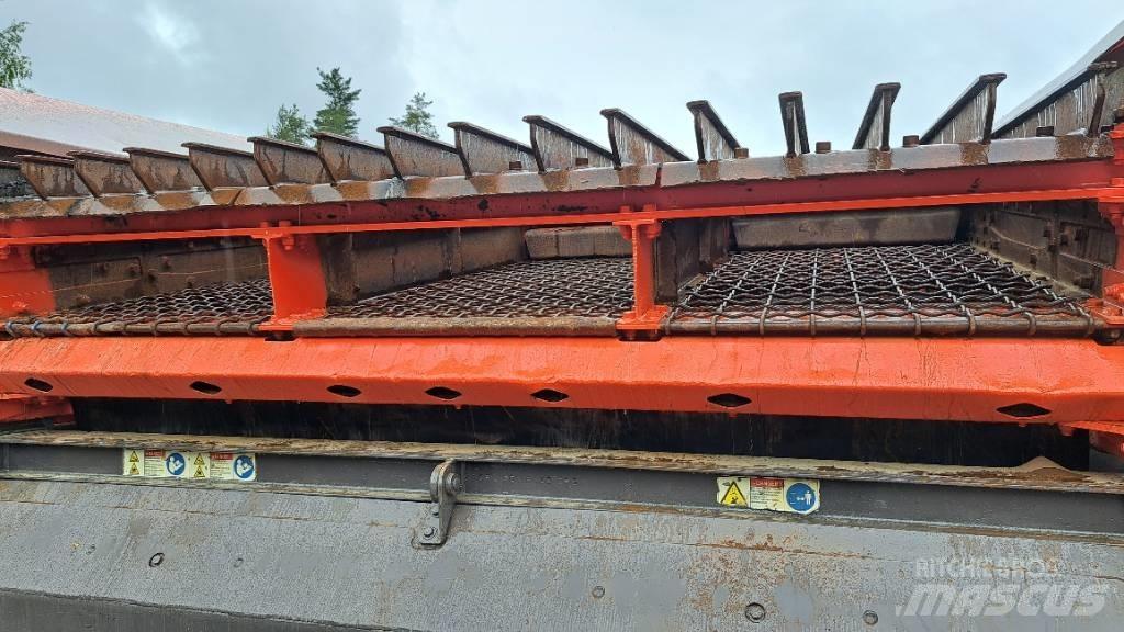 Sandvik QE 141 Iseliikuvad sõelad