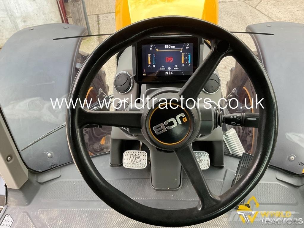 JCB Fastrac 4220 Traktorid