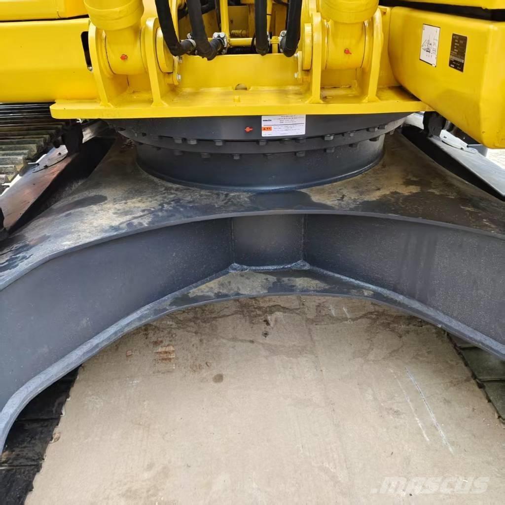 Komatsu PC 200-8 Roomikekskavaatorid