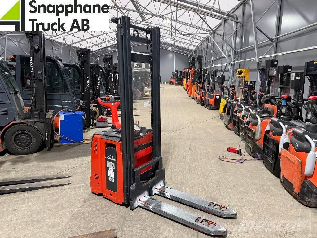 Linde D 14 Platvormiga virnastajad