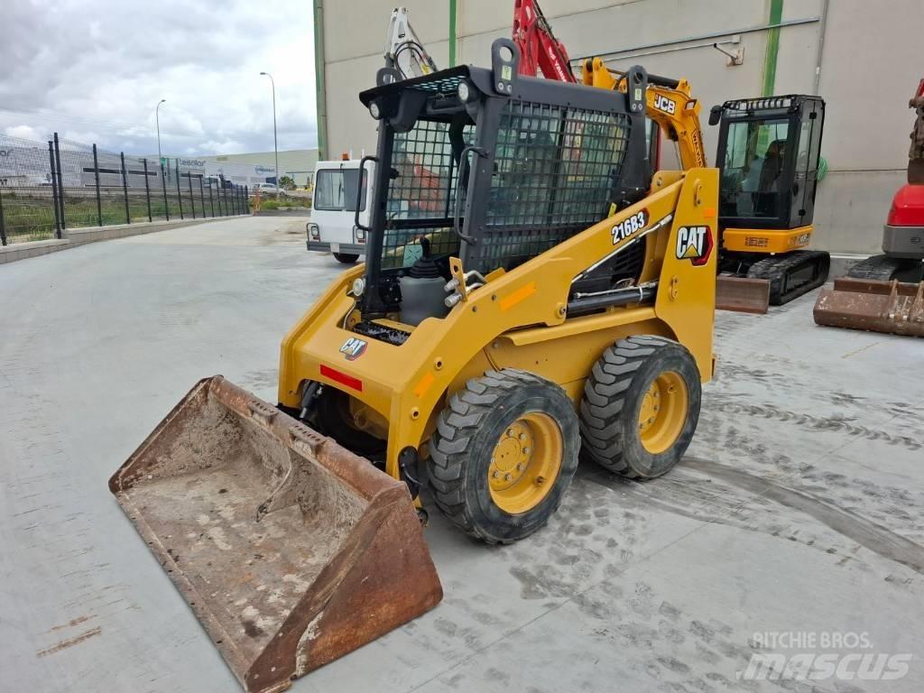 CAT 216 B 3 Kompaktlaadurid