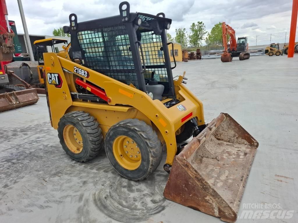 CAT 216 B 3 Kompaktlaadurid