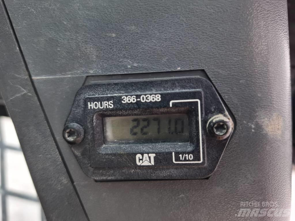 CAT 216 B 3 Kompaktlaadurid