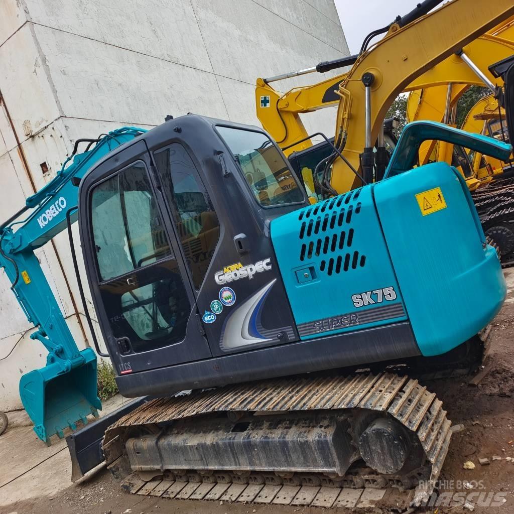 Kobelco SK 75 Väikeekskavaatorid 7t-12t