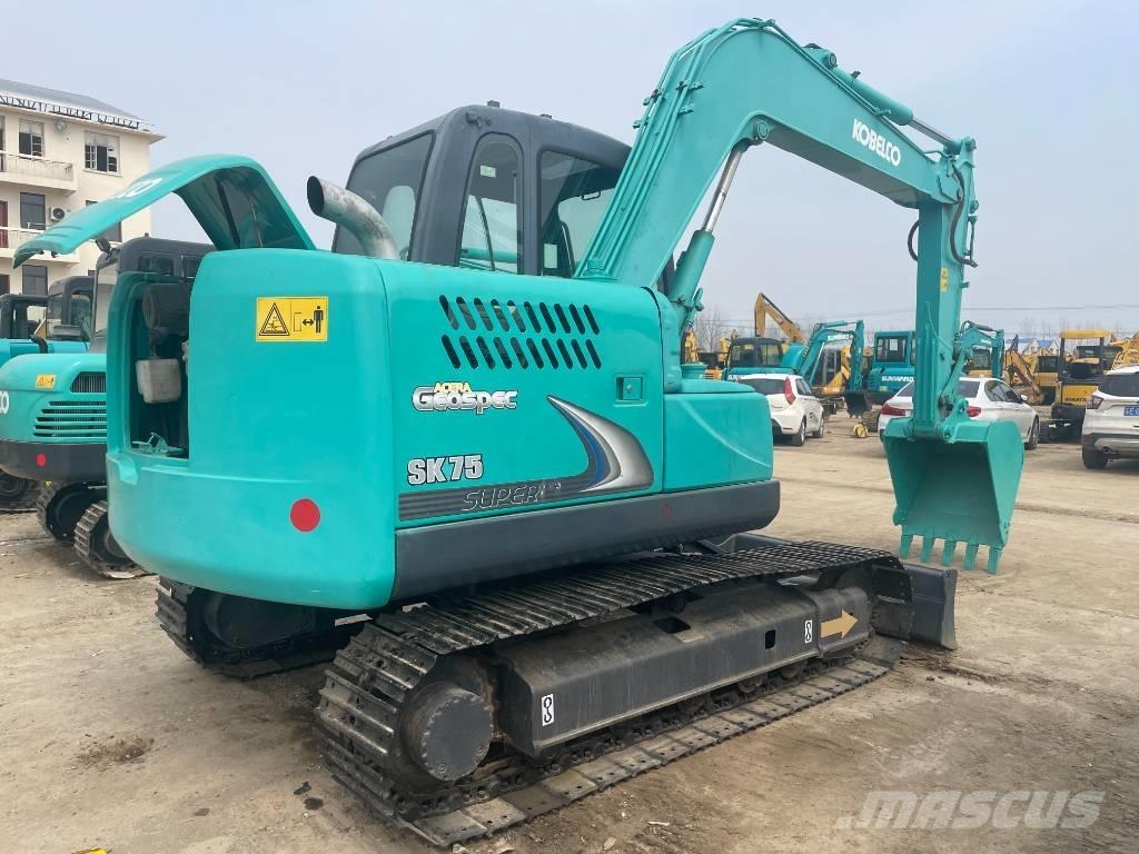 Kobelco SK 75 Väikeekskavaatorid 7t-12t
