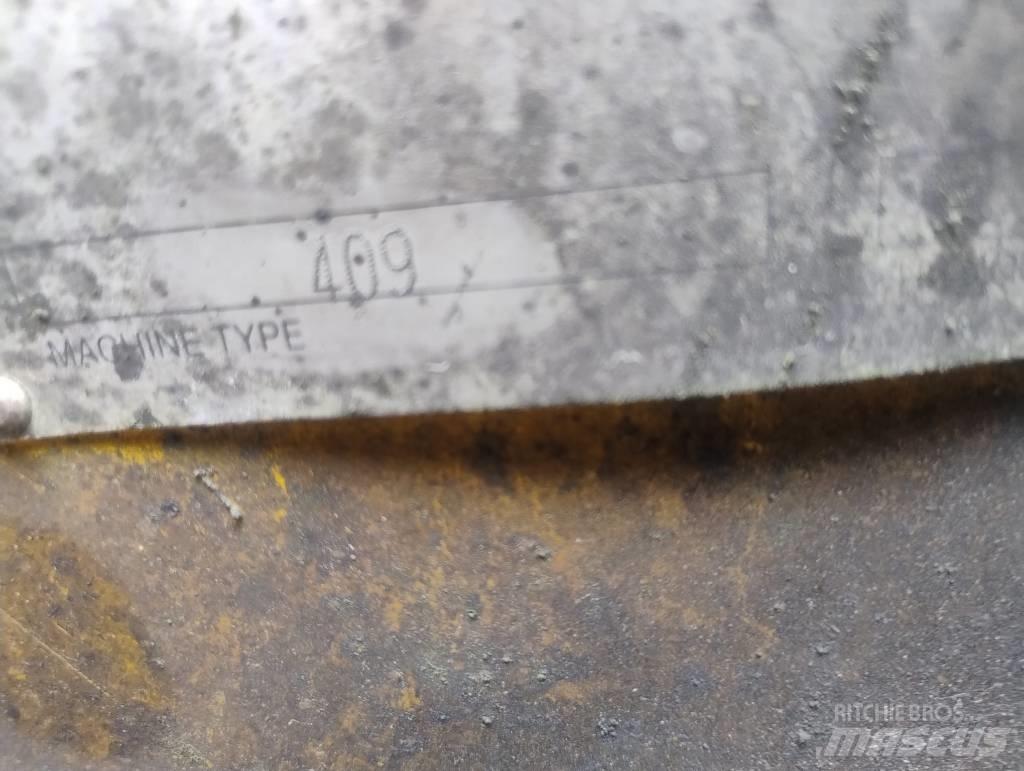 JCB 409 2006r.Parts, Rataslaadurid