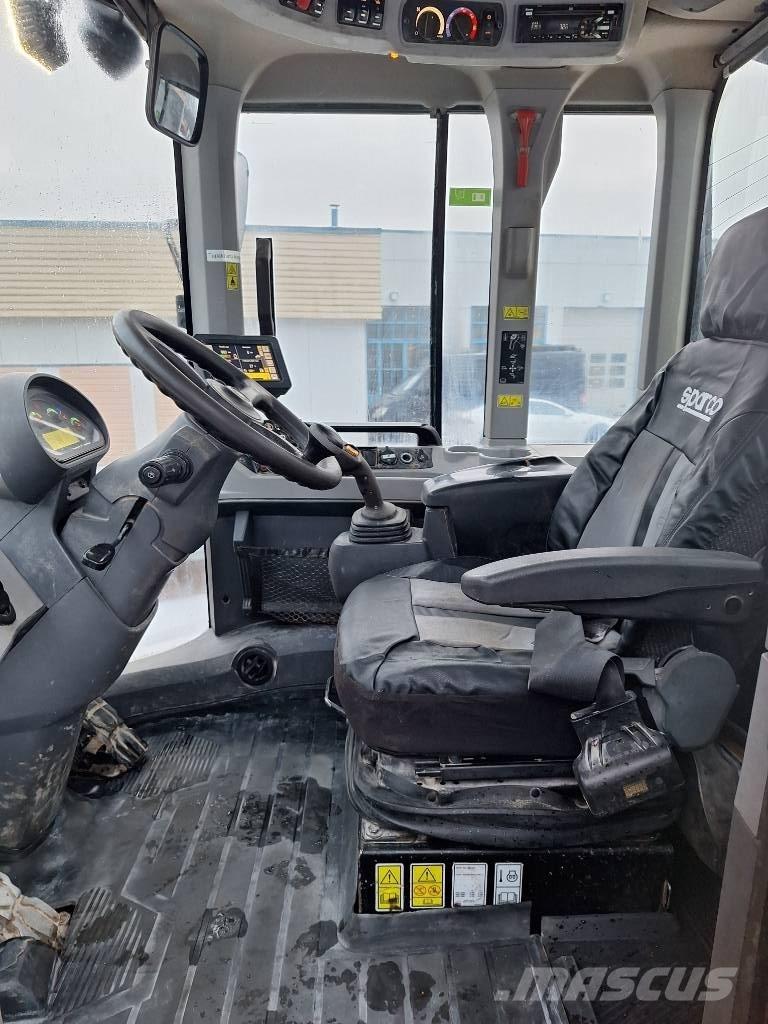 CAT 926 M Rataslaadurid