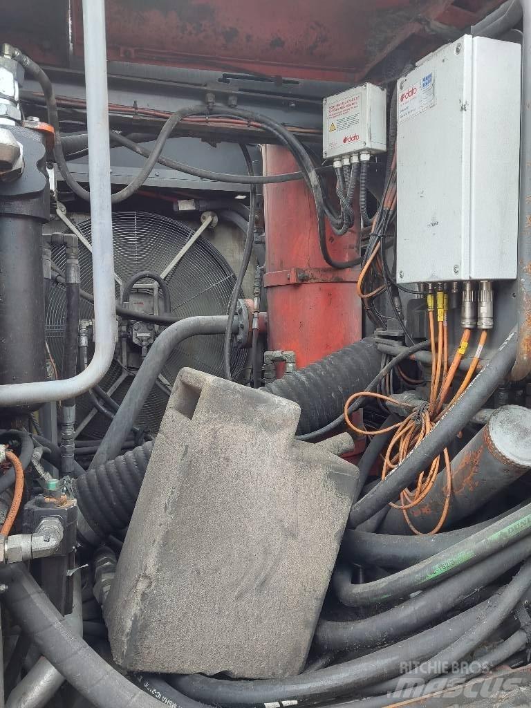 Sandvik DP 1500 i Vertikaalsed puurmasinad