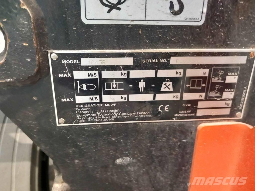 JLG 4045R Käärtõstukid
