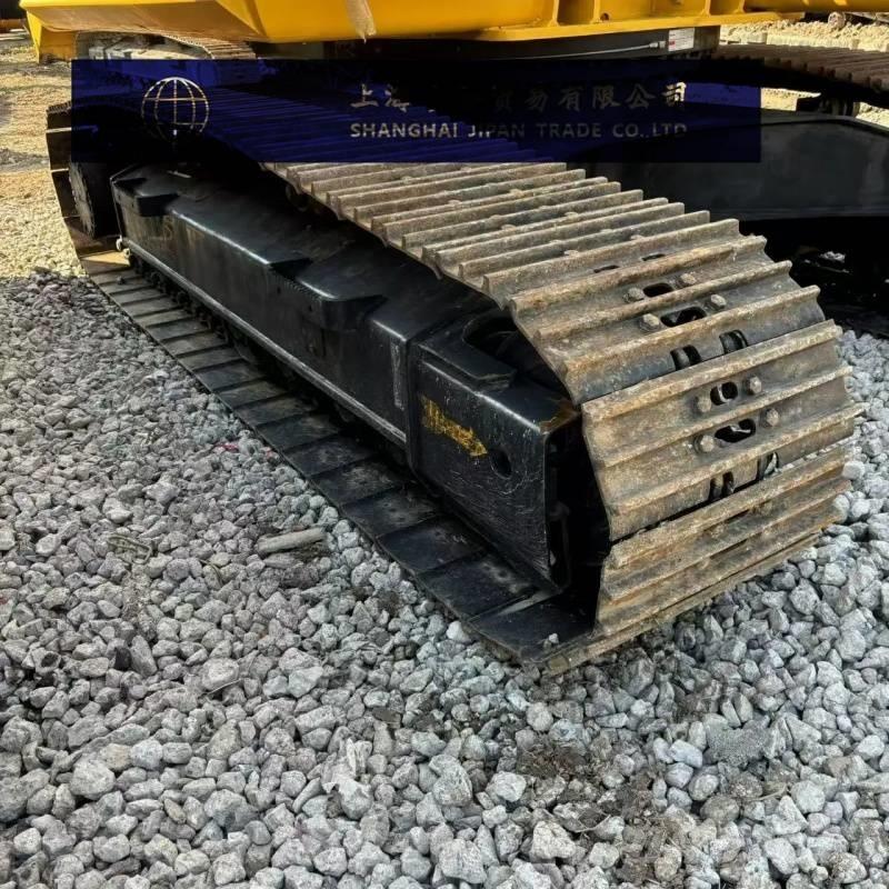 Komatsu PC 200 Roomikekskavaatorid