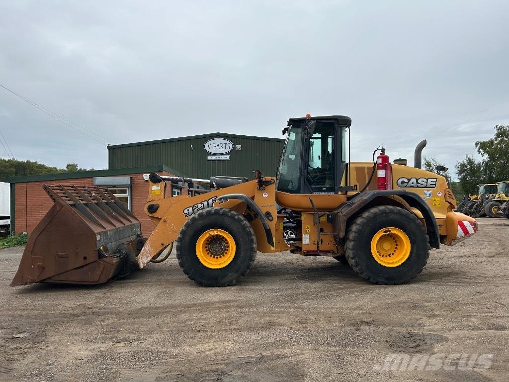 CASE 921F XR Rataslaadurid