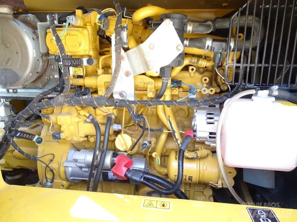 CAT 310 Väikeekskavaatorid 7t-12t