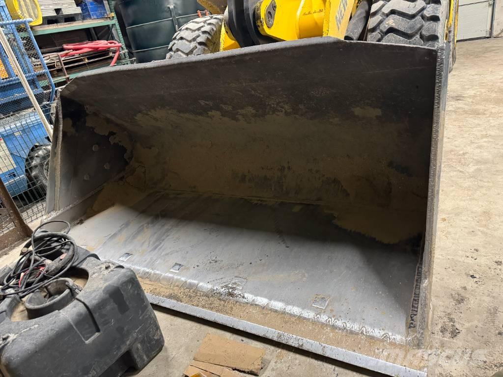 New Holland W 190 B Rataslaadurid