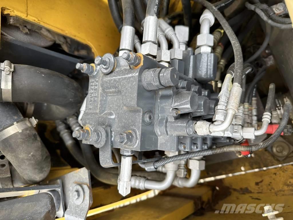 Komatsu PC78US Väikeekskavaatorid 7t-12t