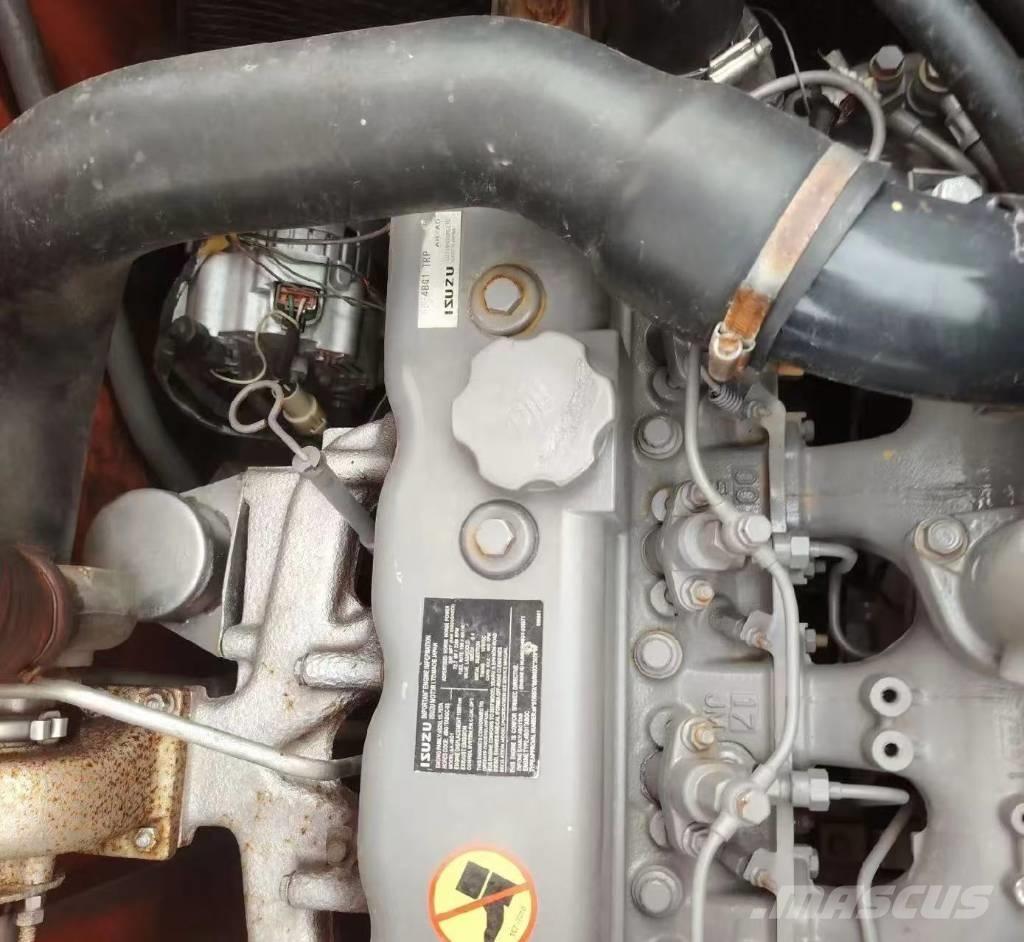 Hitachi 135 US-6 Roomikekskavaatorid