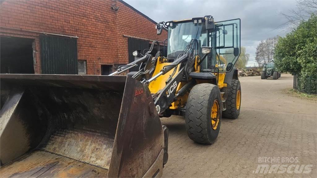 JCB 427 agri Rataslaadurid
