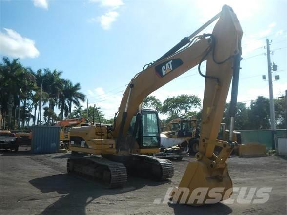 CAT 320D Roomikekskavaatorid