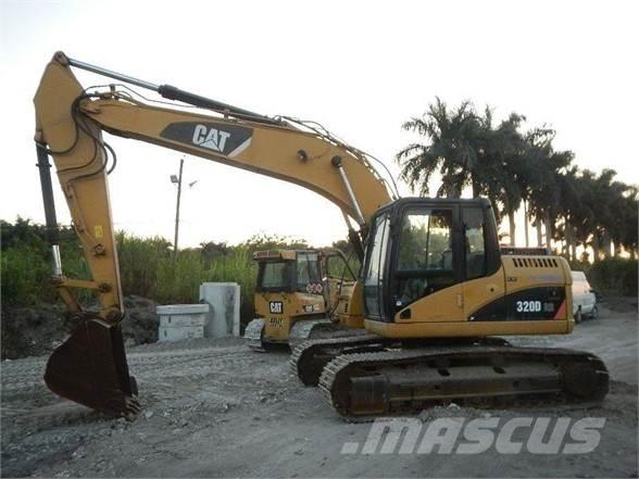 CAT 320D Roomikekskavaatorid