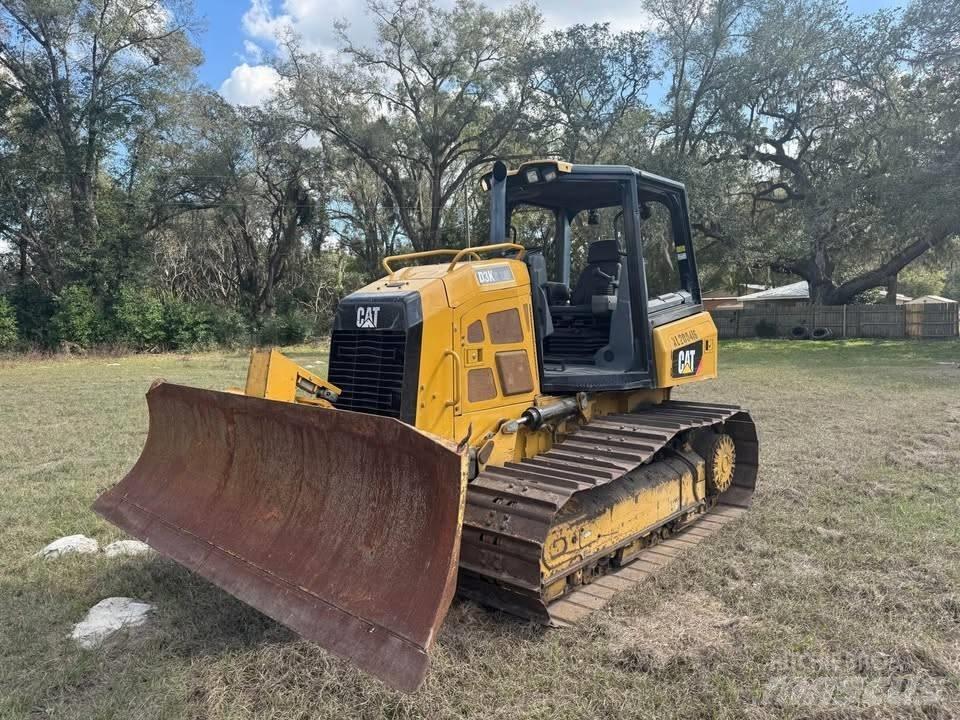 CAT D 3 K 2 LGP Buldooserid