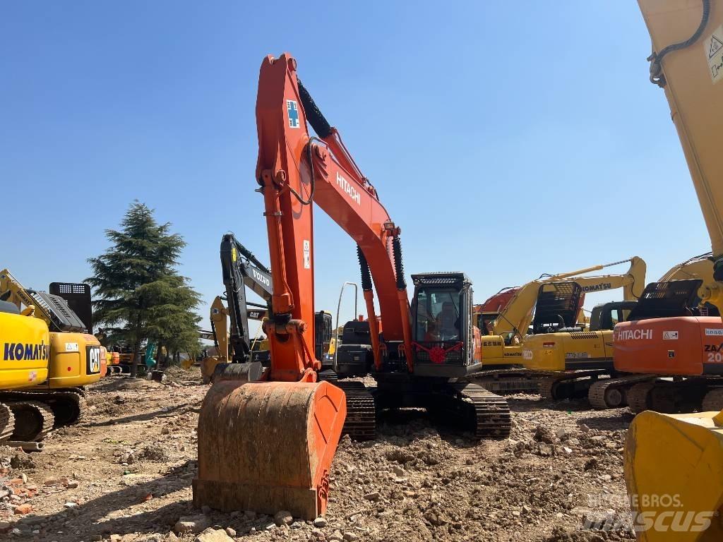 Hitachi ZX 240-3 Roomikekskavaatorid