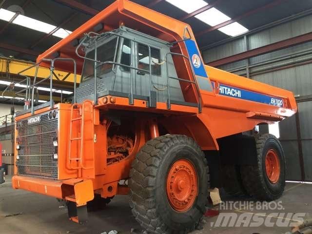 Hitachi EH 1100-3 Liigendraamiga pinnaseveokid
