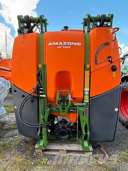 Amazone UF 1302 Iseliikuvad pritsid