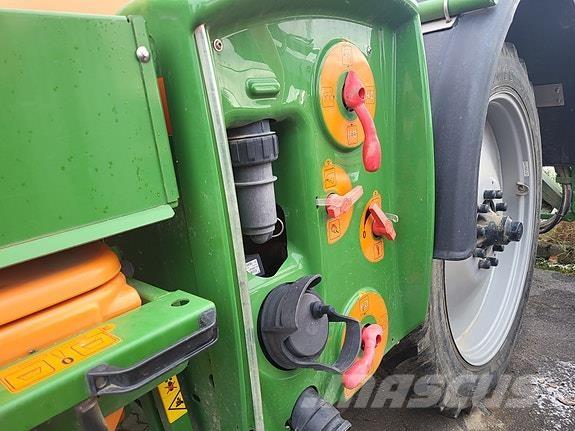 Amazone UX3200 Iseliikuvad pritsid