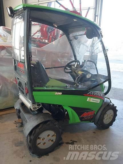 Avant 220 Kompaktlaadurid