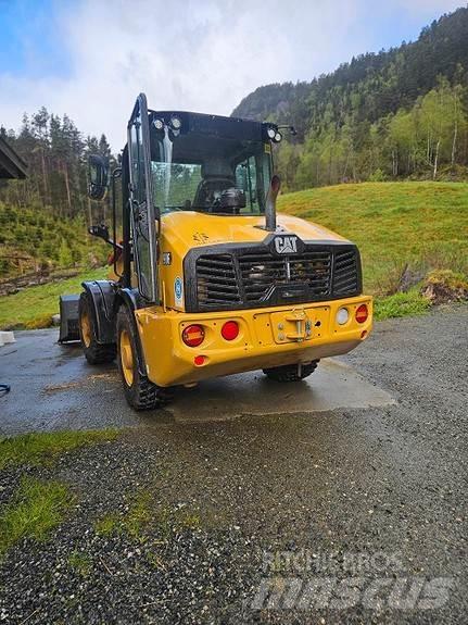 CAT 906-HF Rataslaadurid