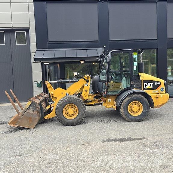 CAT 906H Rataslaadurid
