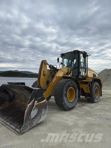 CAT 930M Rataslaadurid