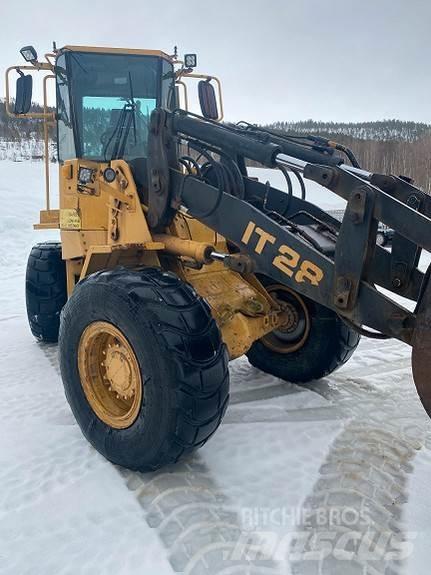 CAT IT28 Rataslaadurid
