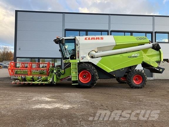 CLAAS Tucano 430 Teraviljakombainid