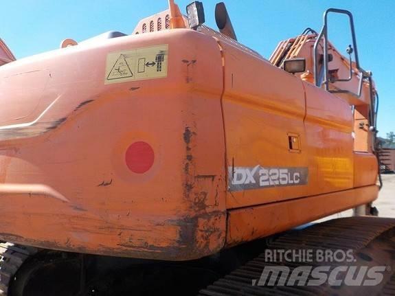 Doosan DX225LC-3 Roomikekskavaatorid