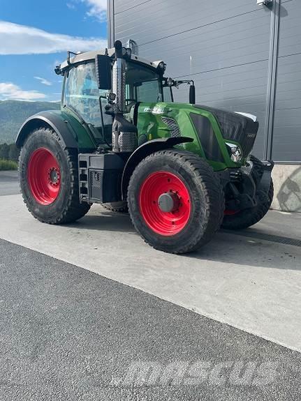 Fendt 828 Vario Tractors