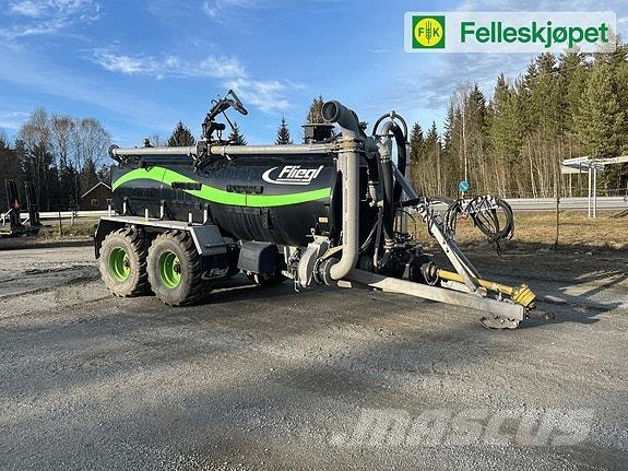 Fliegl vfw12000 Mineraalväetise laoturid