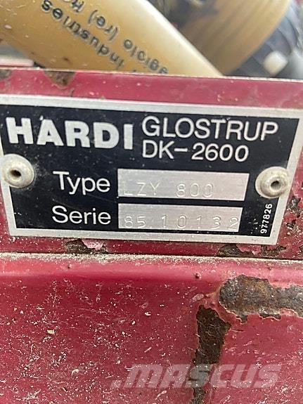 Hardi LZY 800 Iseliikuvad pritsid