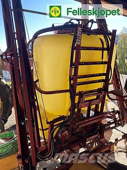 Hardi Master 1000 Iseliikuvad pritsid