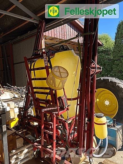 Hardi Master 1000 Iseliikuvad pritsid