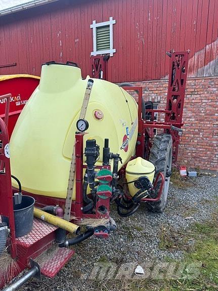Hardi Ranger 2500 Iseliikuvad pritsid