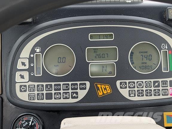 JCB 2135 4WS Traktorid