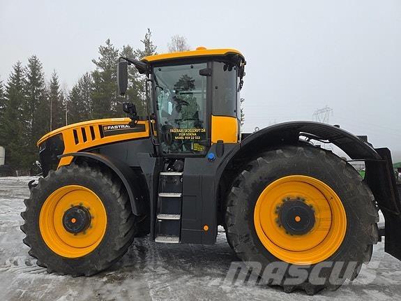 JCB Fastrac 8330 Traktorid