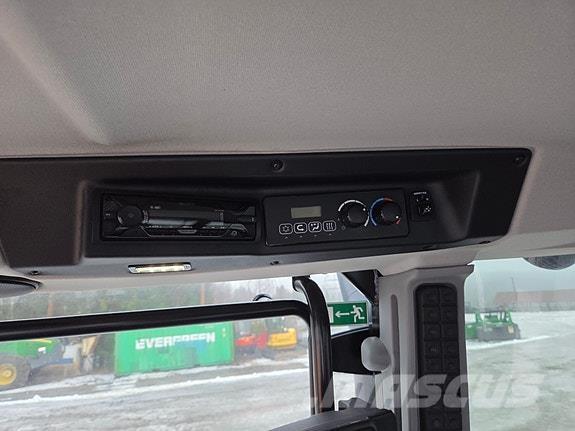 JCB Fastrac 8330 Traktorid