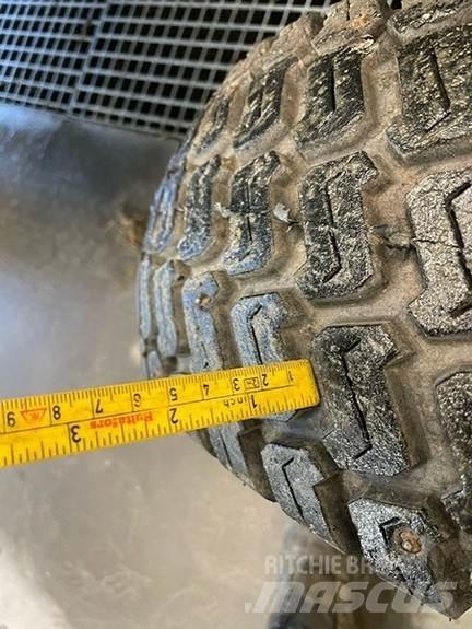 John Deere 2032R Traktorid